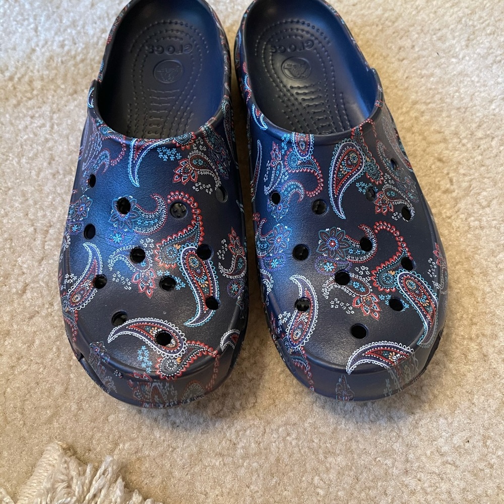 Floral Crocs!